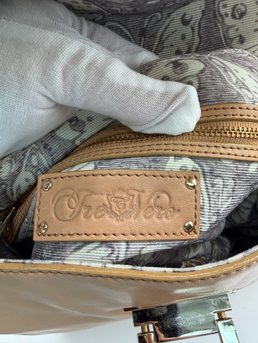 TreVero Leather Shoulder Bag - Picture 6 of 7